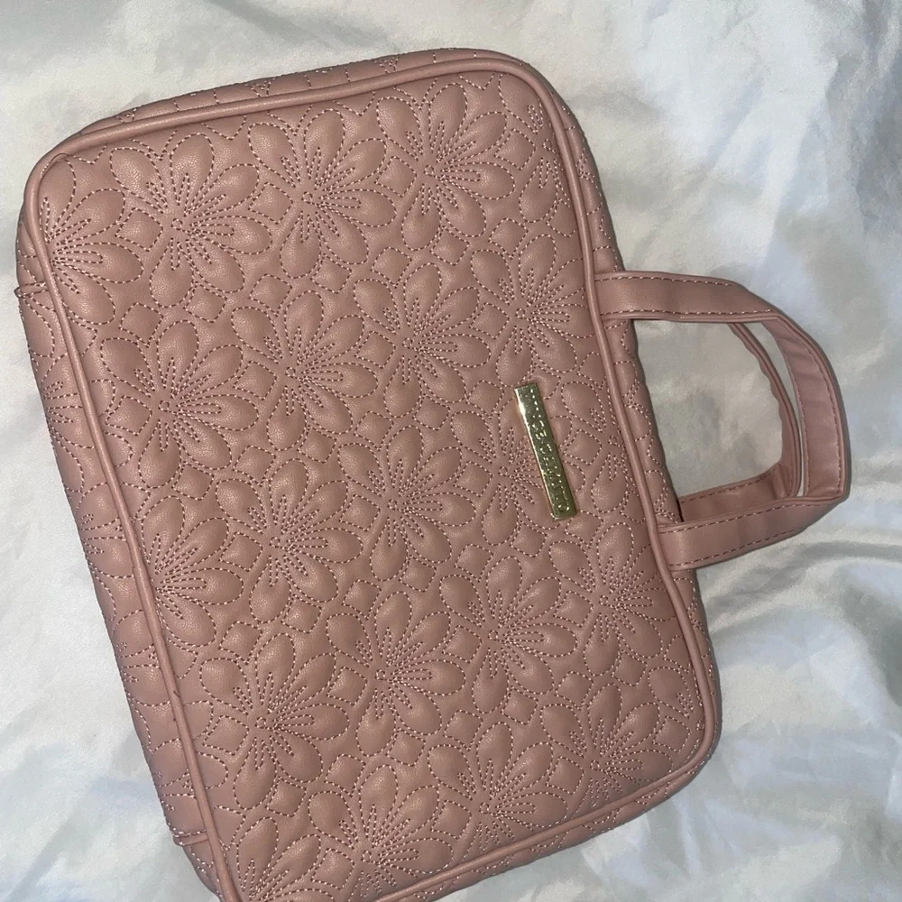 Elegant Pink Quilted Women's Bag
